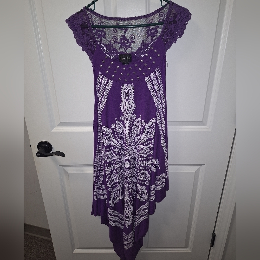 A Step in Style boho purple v shaped lacy top capped sleeve dress in a 3XL. - Picture 6 of 8